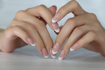 Mise en beauté des mains et des pieds et pose de faux ongle à Le Fleix